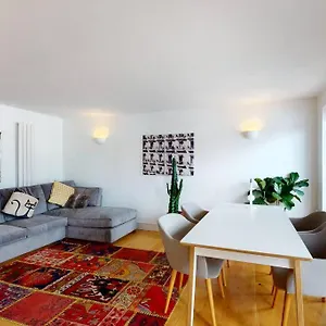 Apartment Lovely 2 Bedroom Flat Overlooking Canary Wharf, London