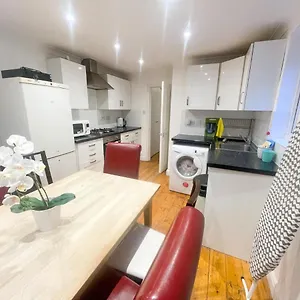 Holiday home 8 Balchier Road, London