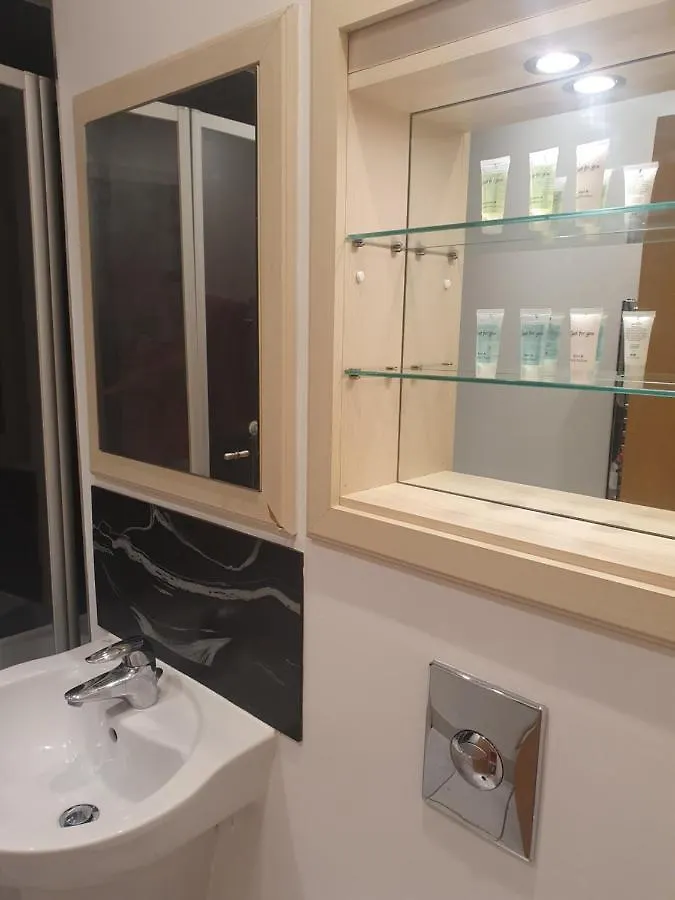 Canary Wharf, E14 9Ne Apartment London