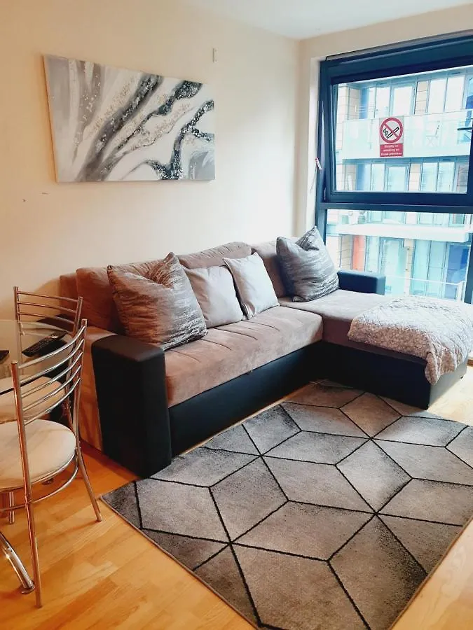 Canary Wharf, E14 9Ne Apartment London