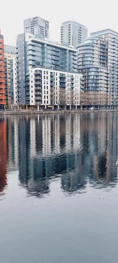 Canary Wharf, E14 9Ne Apartment London